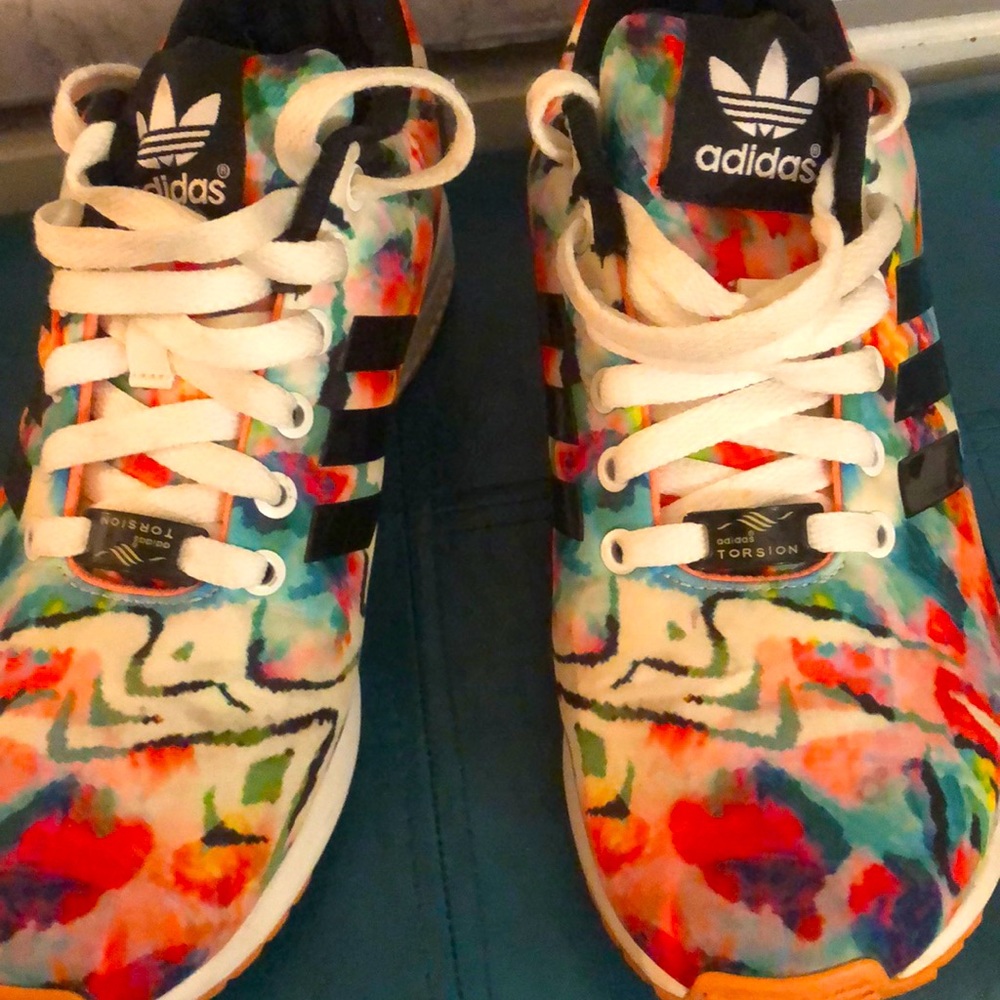 Adidas Torsion-size 8, Like new..